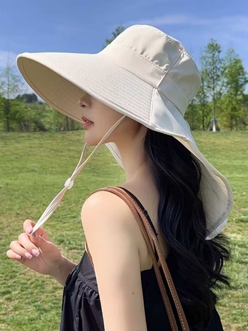 Wide-Brim Sun Hat Neck Protection Beige Small Adjustable Chin Strap NWT HT28.